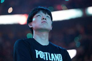 罗威缺阵！斯普利特：杨瀚森将获更多出场时间 他能创造进攻机会